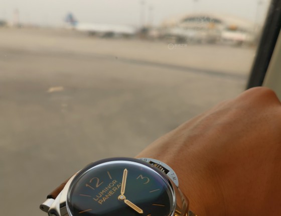 沛纳海PAM372硬汉腕表。