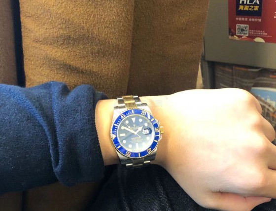30岁这一年，结婚失败，我一个人过生日，给自己送了块劳力士