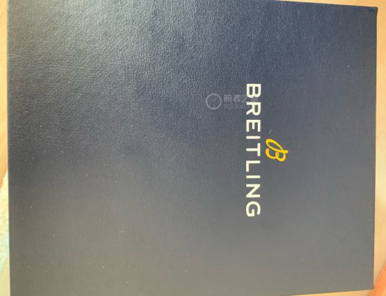 瞬间中毒，入手百年灵飞行员8