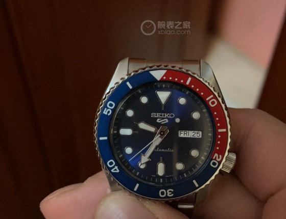 圣诞节女朋友送的可乐圈。