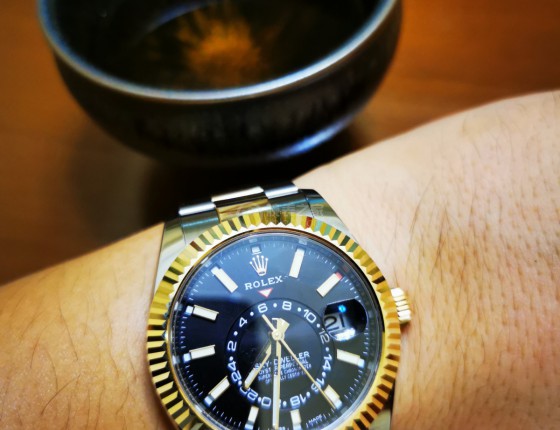 新的一年，多劳多得，成功入手劳力士间金黑天行