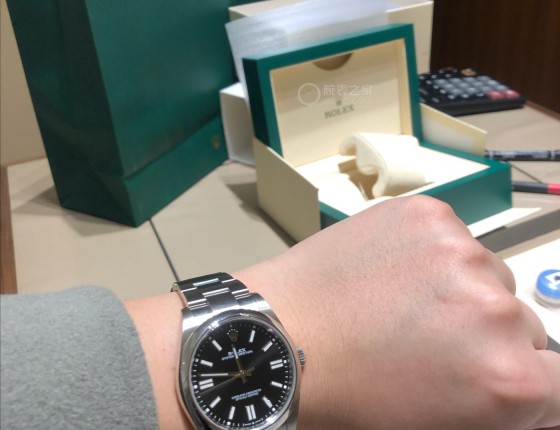 劳力士蚝式恒动41黑色