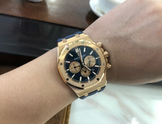 买了爱彼霜金，果然这块就不爱了