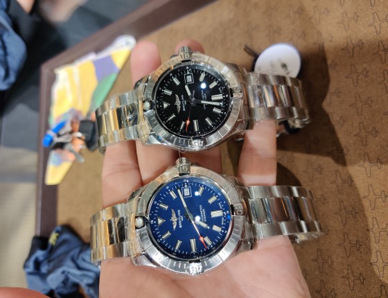小白入手百年灵复仇者，专柜看完就是他了。