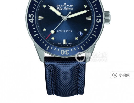 入手今年新款白盘潜行submersible PAM01223，来个认证吧