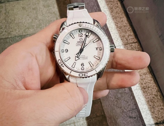 女表？男表？ 海马600白陶瓷 骚气冲天