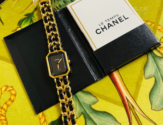 某人种草某红书#入手中古CHANEL黑金方糖#