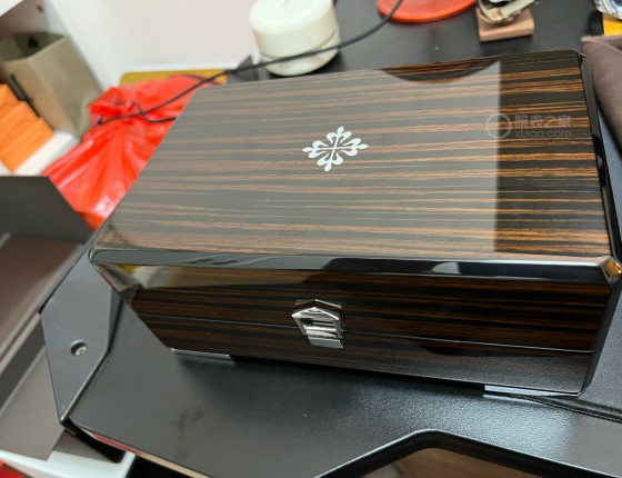 百达翡丽5524R，人生第一块飞行员表。