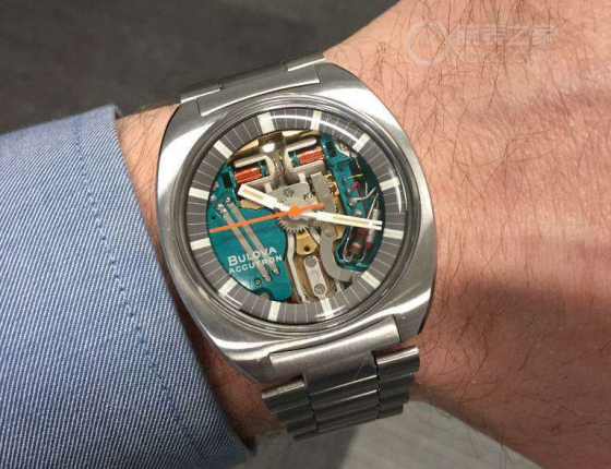 304.2ES6A001 — ACCUTRON