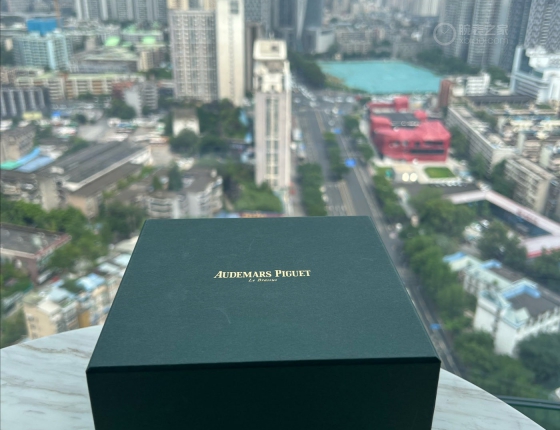 第一支计时腕表！开箱两支黑面皇橡26240/15500