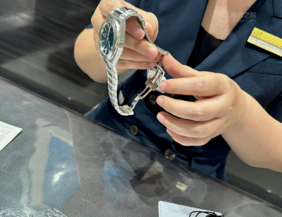 万国工程师IW328903购表作业：深海蓝的理性浪漫