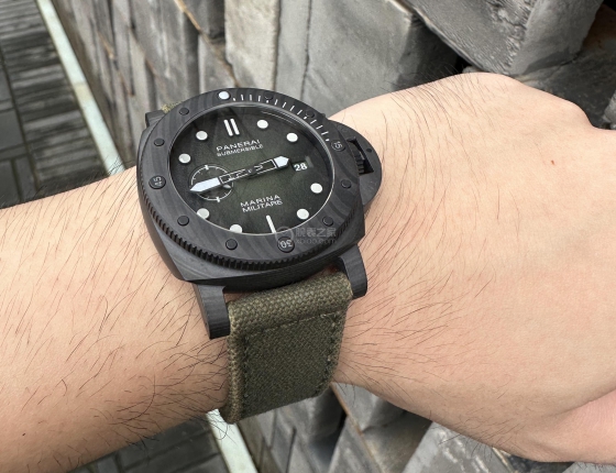 這枚軍表有點(diǎn)意思  沛納海 潛行 PAM01698首發(fā)