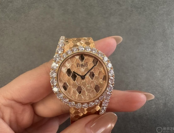 美轮美奂的伯爵“蛇系”金表