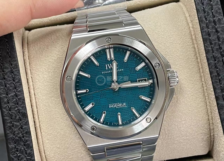 期待許久終于到手  IWC萬國表新款工程師
