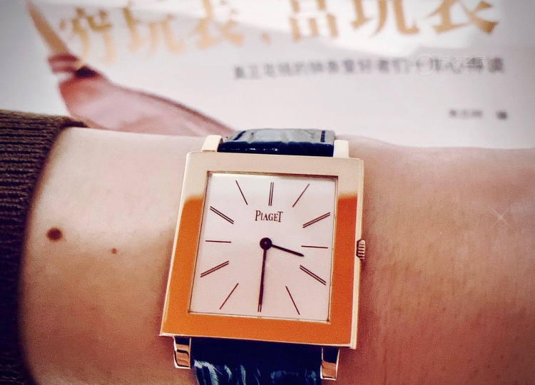 纤薄、简约、优雅的方表  伯爵Altiplano红金白盘