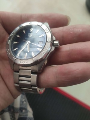 婚后攒了好久私房钱买的第一块手表，泰格豪雅竞潜300