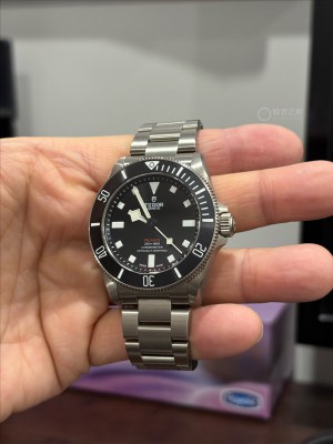 帝舵碧湾39钛金属 Black Bay Pelagos 39