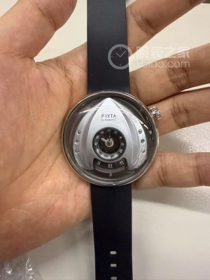 飞亚达新品——“小飞船”立体读时款